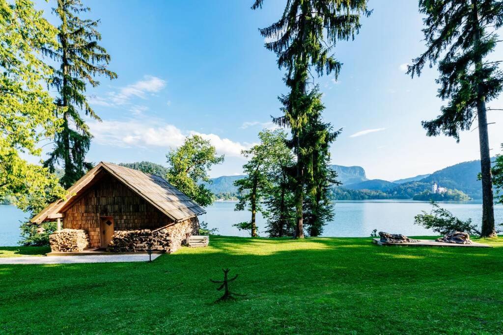 Private Beach House On Lake ブレッド エクステリア 写真