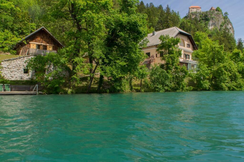 Private Beach House On Lake ブレッド エクステリア 写真