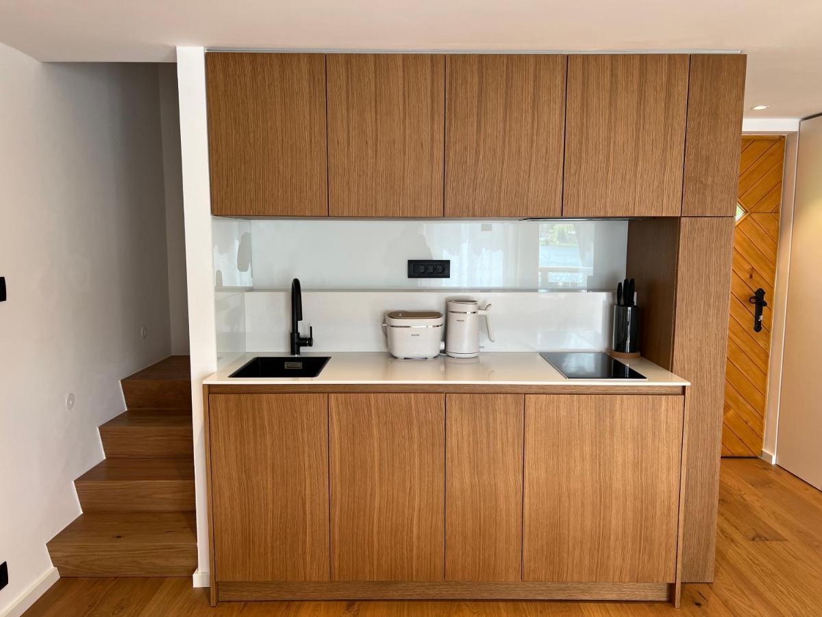 Private Beach House On Lake ブレッド エクステリア 写真